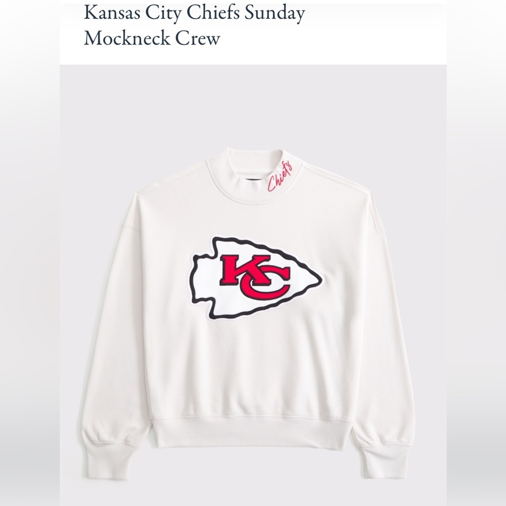 ISO 👀 Looking for this sweatshirt